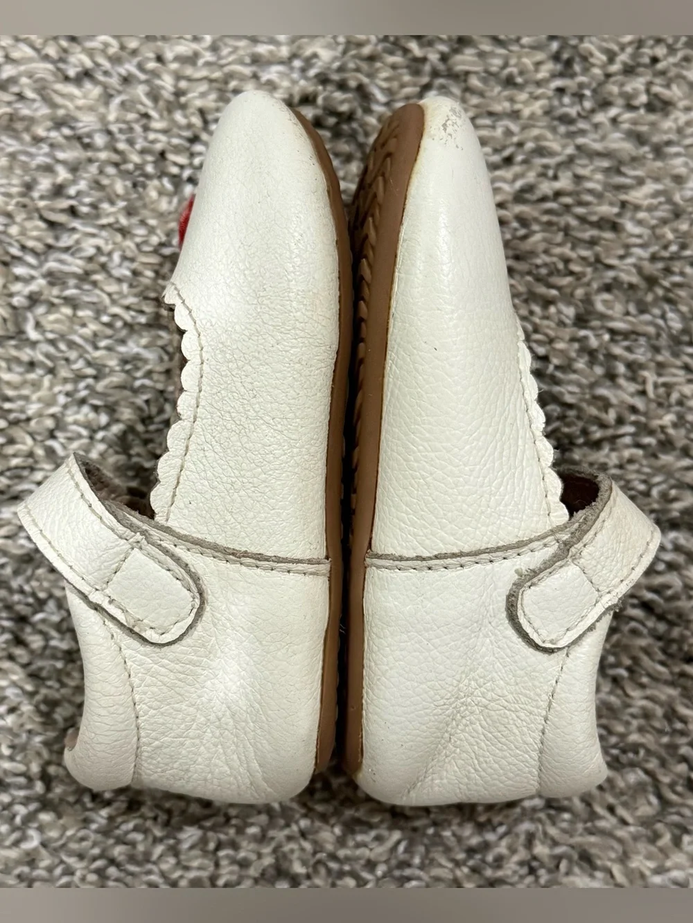 YourTay Mary Jane Shoes Girls Size 4 Cream Red Heart Leather Scalloped Flats⁠